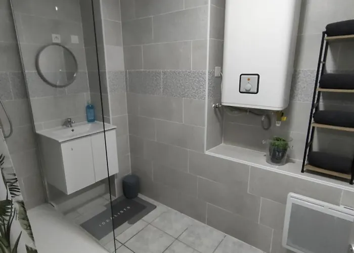 Maison Plume * نيم